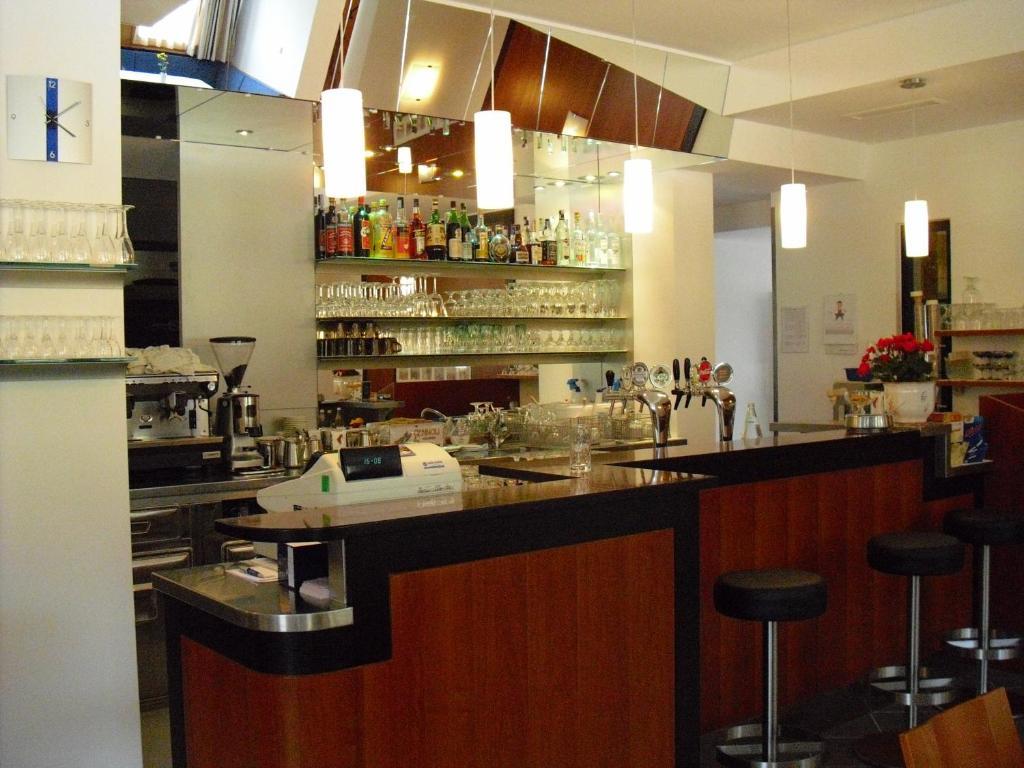 Pizzeria Restaurant Wieser Rasùn di Sotto Exteriör bild